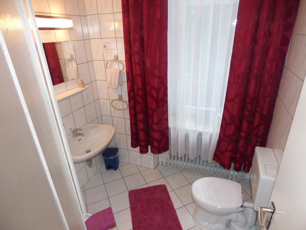 Hotel Diele Detmold Oda fotoğraf