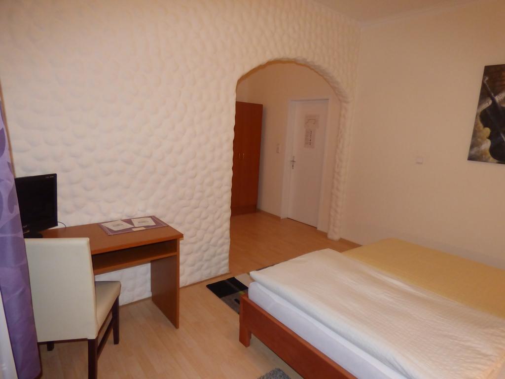 Hotel Diele Detmold Oda fotoğraf